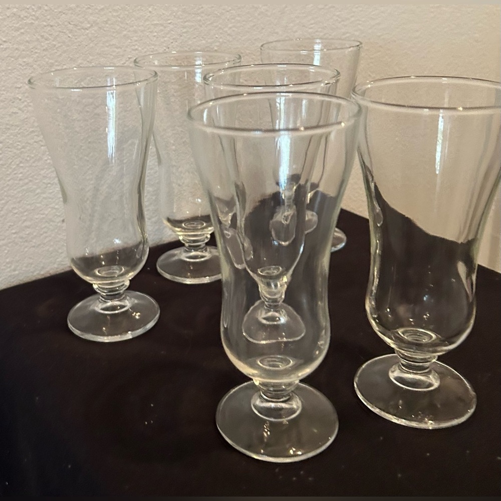 6 vintage parfait glasses. By Glastonbury-Lotus pattern L17 (333)
